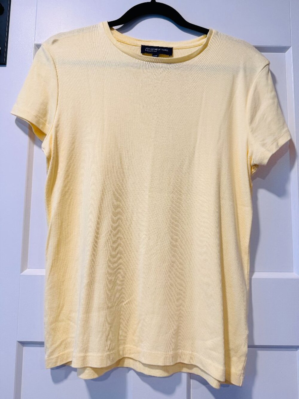 Jones New York Signature Basic Light Yellow Short-Sleeve Tee Size Large